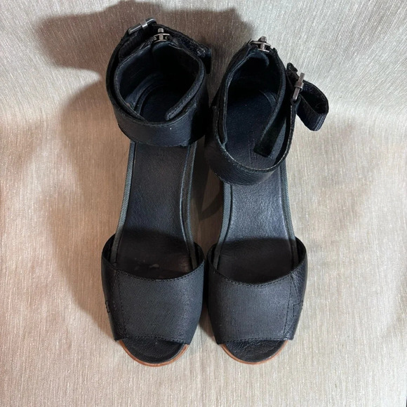 SOREL Sz 8.5 Joanie Wedges Peep Toe Ankle Strap  Zipper Velcro Closure Sandals - Picture 3 of 10